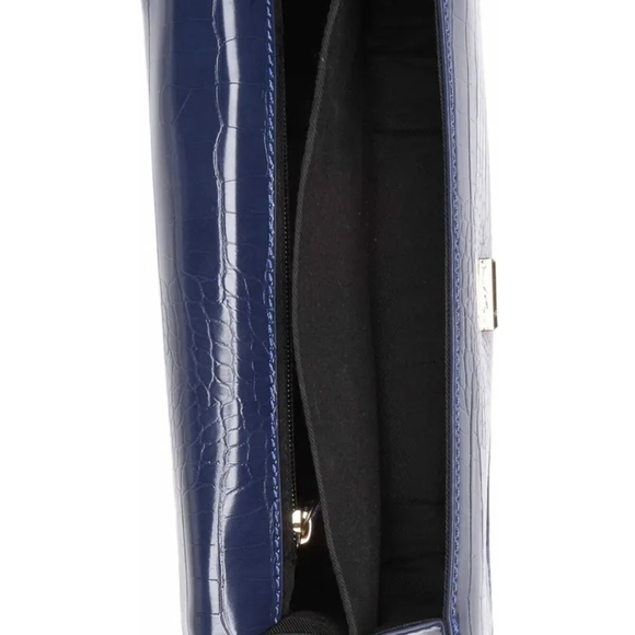 Fire Saddle Flap crossbody bag with gold accent - Picture 5 of 5